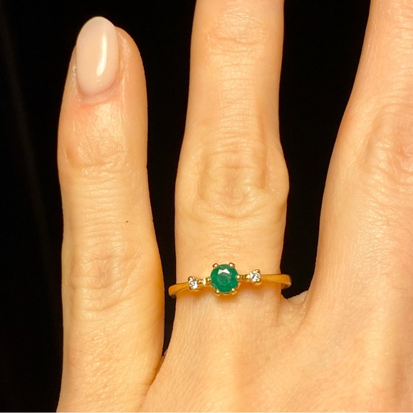 14K Gold Emerald and Diamond Ring 💍 - Picture 2 of 7